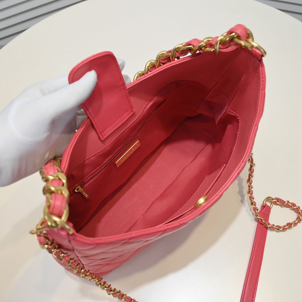 シャネルバッグ着用イメージ